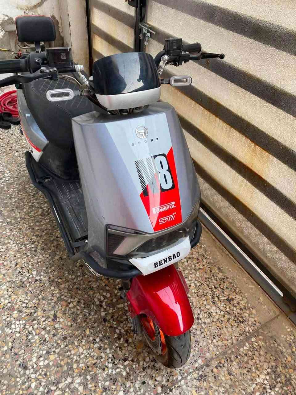 سكنس شحن ماركه N8 سته بطاريات مستخدمه قليل اخت الجديده اربع سرع بگ R توقف P  بريكات هايدروليك امامي خلفي تاير حجم كبير سعرهة 725 الف مكاني ب📍بغداد ابو غريب الزيتون 
واتساب *********** هـ ***********
