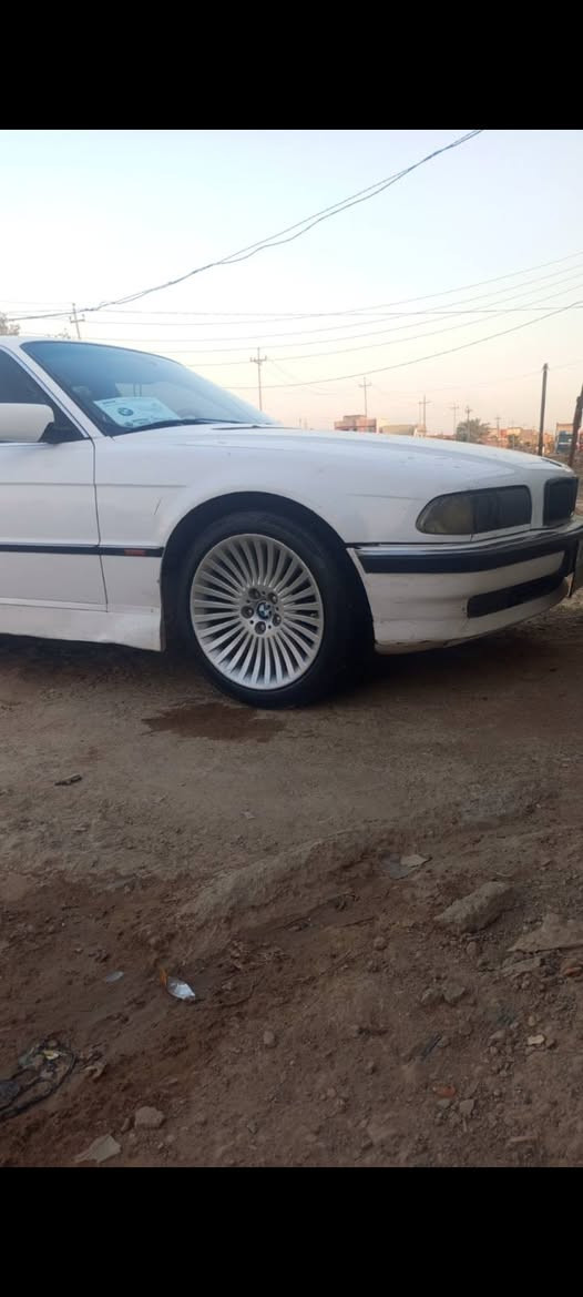 بيءم كاسحة موديل96 محرك كير نضيف تحويل ثاني يوم سيارة بسم عربي من بغداد يريد تحويل السعر مناسب جداً السعر 53وبي مجال المكان ديالى بعقوبة الرقم ***********
