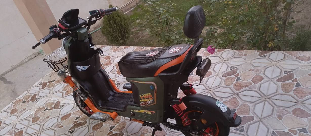 دراجه شحن للبيع ار9برو موديل2026مستخدم شهرين فقط نضافه95%السكن ديالى قريت سراجق للاتصال***********
