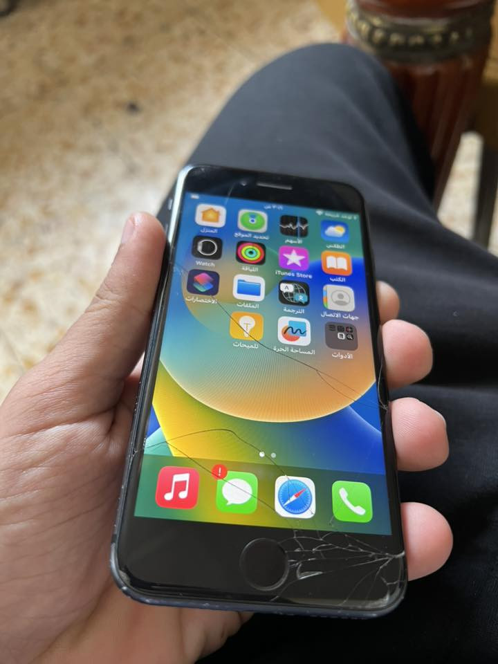 8 عادي ذاكره 64 الاسود مبدل بطاريه فقط والاحمر زر الهوم غير شغال ومبدل بطاريه فقط القطعه ب50( صرف الشحن طبيعي)
***********
