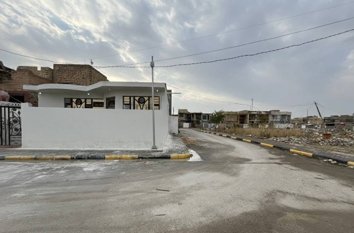 بيت مصفر للبيع 

التفاصيل:المساحة ١٢٠ متر مربع

يحتوي على: غرفة - هول وسط البيت مع درج داخلي - استقبال - مطبخ - حمام

السطح ايزوكام اصلي مع الضمان

البيت مشمول بقرار ٢٠ للقطع المصفرة

 السعر: ٨٠ مليون قفل

للاستفسار: [***********]
