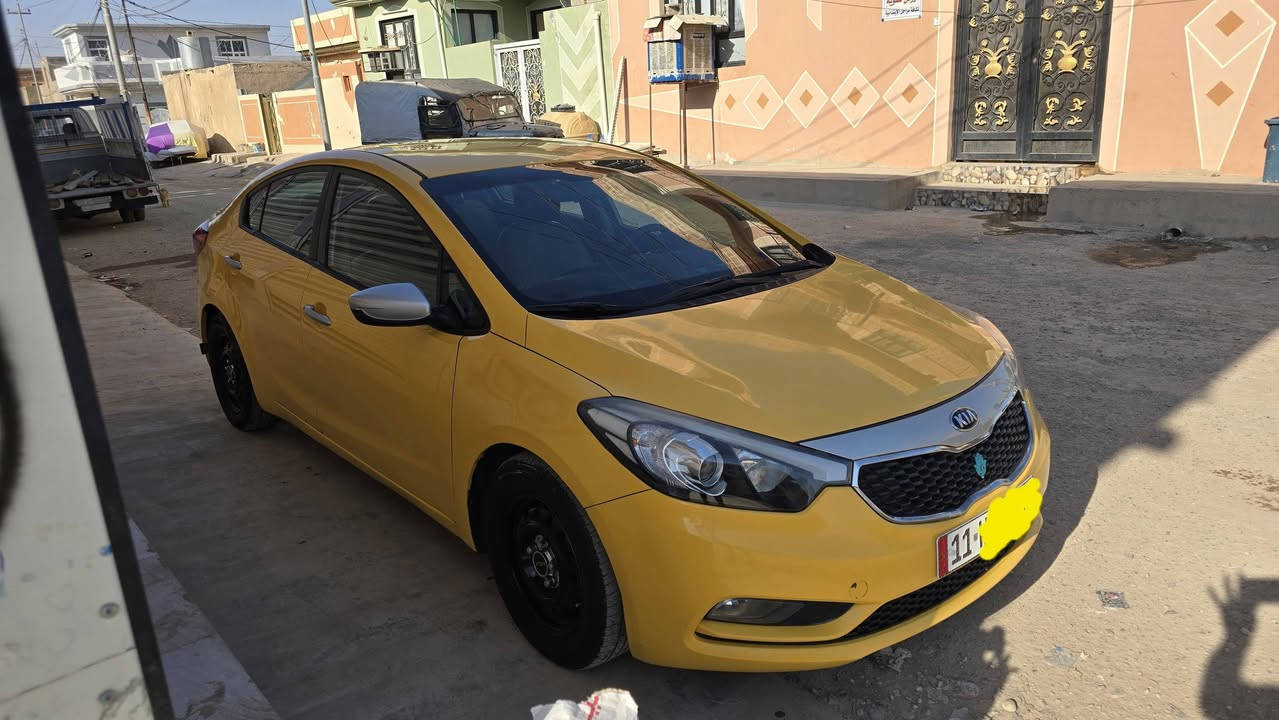 للبيع كيا فورتي موديل 2014 سياره ليبل  واحد ما عدا البنيت فقط مبدل  ناقصه تخم تاير  بغداد السعر 105    ***********
