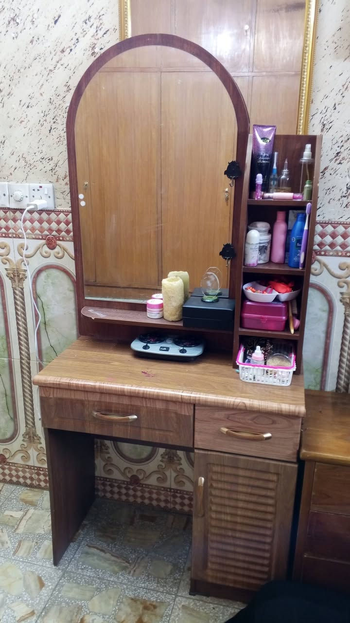 غرفه ماليزيه نظيفه سعر 175 بيه مجال 
وابيع حسب الطلب مكان بغداد المشتل ***********
