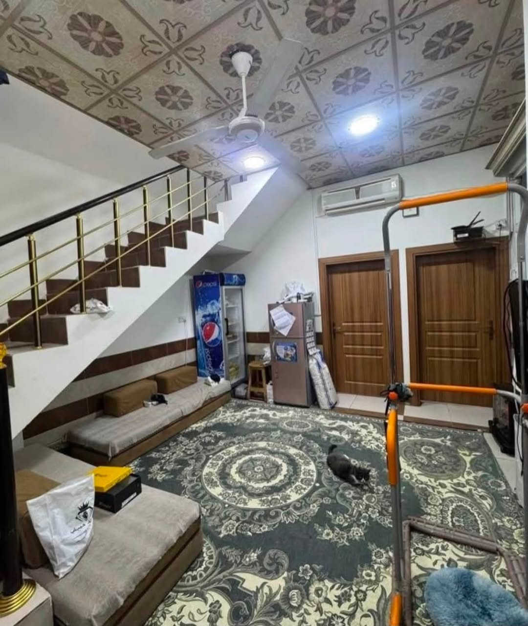 ⁨	دار للبيع بناء نظيف جداً طابقين يطل على شارع عريض 20 متر
المساحة :(126)مترمربع

الواجهة :(6.5) متر 

الموقع : طريق بغداد - حي المعلمين قريب من جامع عبد العزيز البياتي 📍

يتكون الطابق الاول من غرفتين نوم وهول ومطبخ وصحيات وكراج الطابق الثاني يتكون من غرفة نوم وهول وصحيات 

السعر : 182 مليون وقابل للتفاوض 

🟨  لـلاستفسـار  يمكنكم مراسلة الصـفحة 

ونـتشـرف بزيارتكم #عقارات_أمــلاك 

العنوان:  كـركـوك  شـارع القدس مجاور Box  cofe  مقـابل افران الحياة 📍

 للاستفسار اتصال أو واتساب:

📞  ***********

📞 ***********⁩⁩⁩⁩⁩⁩⁩⁩⁩⁩

Facebook : أملاك للعقار 

instagram : amlak_real_estate96⁩
