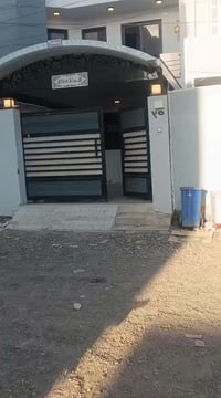 بيت للبيع ٢٠٠متر بغداد قرب الجزيره السياحيه شارع مركز شرطة الفحامه سند...