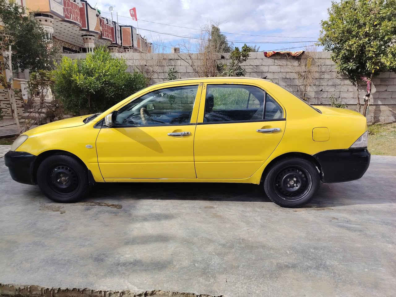 السلام عليكم
للبيع لانسر موديل 2010  رقم ديالى محرك جديد  مكان ديالى سراجق سونار موجود بل صور السعر ٧٠ وبيه مجال تصل على رقم هاتف ***********
