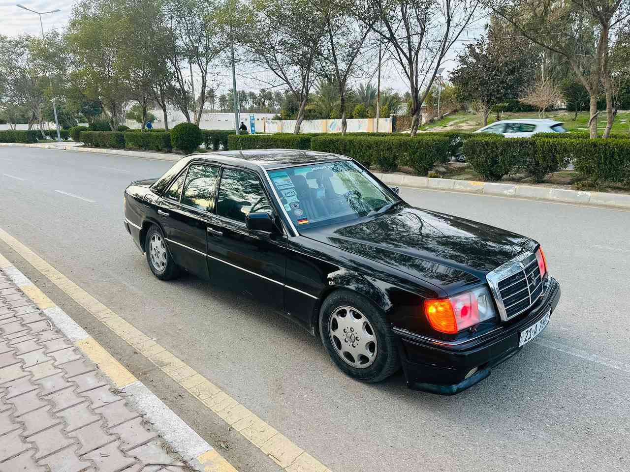 سلام عليكم مرسيدس دب للبيع  قواعد بلاد  محرك بطه 3000 مكفوله من  كلشي موديل٩٠ سياره مصروف عليه هواي وناقصهه خيال 
السياره بسمي وتحويل ثاني يوم تفاصيل مثل ما موضوح بلصوره  والصور مالت اليوم جدد 

***********
