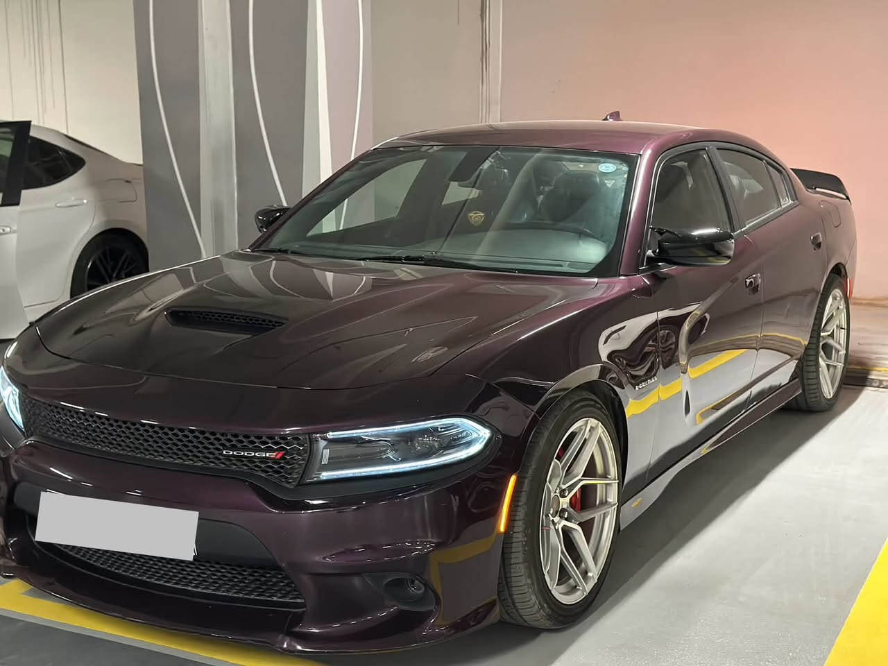2022 
rt 5700 
اللون البنفسجي الجديد
قطعة مميزة ونادره وبدون حادث
السيارة عباره عن srt بمحرك rt من الشركة
من الكزوز و الحدادية والبريك والاكسل
فجوج بريك برمبو وصدر ودبلات صفر وحداديه  مال سكات من الشركة
كشنات الكنتارا
تبريد تدفئة كشنات
خزن ميموري
ستيرن كهربائي
لايت زنون شمسي بلادي osram 
رادار جانبي مع ترحيب
دشبول وبطاين ابواب جلد دبل خياط مو الدشبول العادي
ستيرن حرف D بلادي
مرايات وسطية والجانبية معتمة للضوء 
سماعات harmon/kardon 12 سماعة اعلى سستم صوت بالموبار 
صالنصات دبات سود من الشركةactive exhaust 
كلين تايتل بدون اي حادث حتى الدعاميات مكفوله 
ماشيه ١٦ ميل
الي يدور رخيص وراكضه متفيده
رقم اربيل مكانها بغداد 
***********
