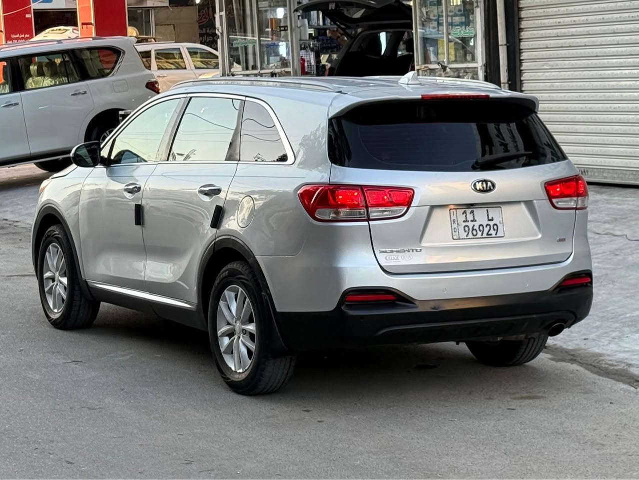 السلام عليكم سورنتو موديل 18
وارد امريكي 7راكب 
4سلندر  
بيهه 5قطع بدون دواخل 
السعر 146
*********** بغداد, العراق
