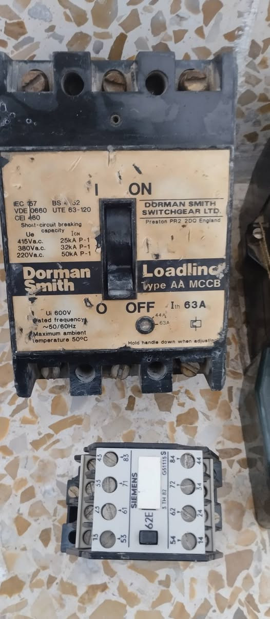 عندي هذولة للبيع ما مستخدمات فقط متروكات شغالت للبيع قيم وأخذ ***********
