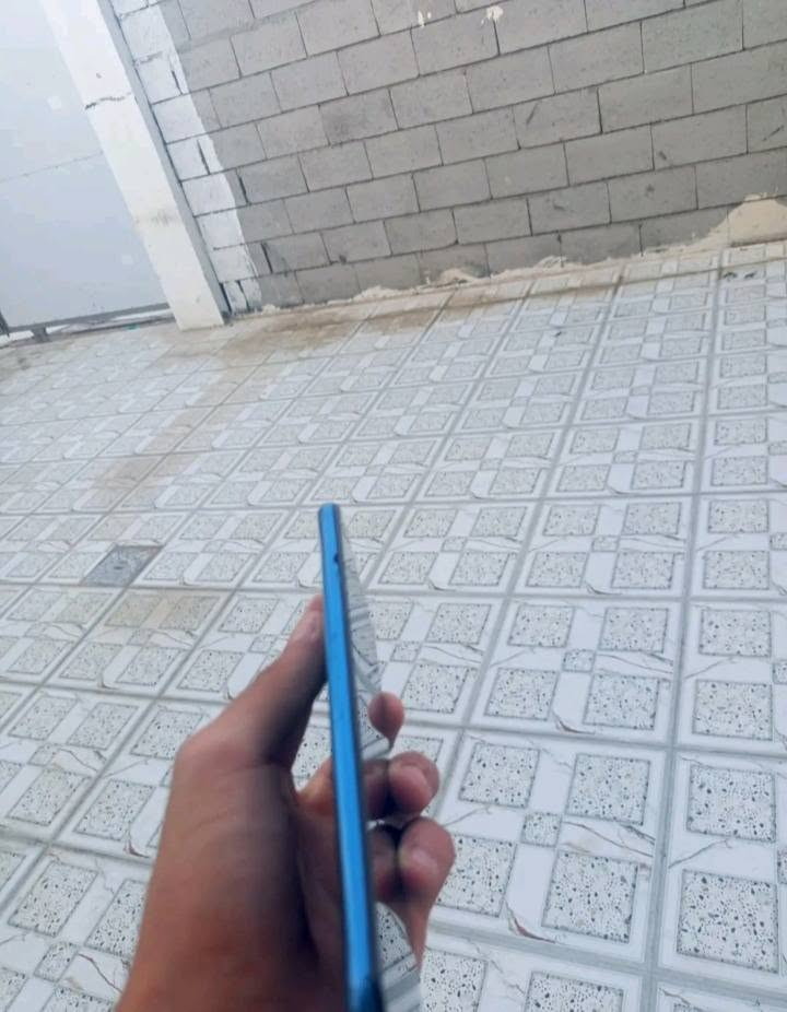 🔥 للبيع هاتف Honor X7a 🔥

الحالة: مستعمل نظيف 
الذاكرة: 8 رام + 128 جيجا + يدعم ميموري 
اللون: أزرق 
البطارية: 6000 ملي أمبير تقعد يومين اقوه بطاريه 

✅ كلشي شغال 100% 
✅ شاشة أصلية 100Hz 
✅ كاميرا 50MP نقية 
⚠️ ملاحظة: مبدل فلات شحن جديد والشحن سريع 22.5W شغال ممتاز

السعر: 95ألف وبيه مجال بسيط وتعال جيك براحتك
المكان: رمادي - توصيل داخل رمادي موجود 

للاستفسار خاص او اتصال: [***********]
