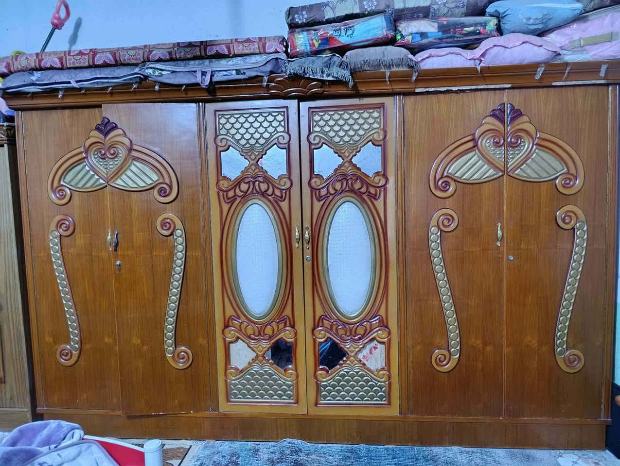 غرفه خشاب كامله بس تخت بي كسر رايدنه ب350وبيه مجال شراي يتصل *********** العماره حي الوحده
