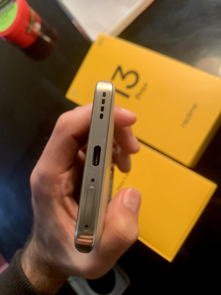 ريلمي 13 برو بلاس …. مساحة التخزين 512
كامرة يصور القمر وشاشة منحنية 
ويشحن سريع والمعالج سناب دراكون 

جهاز فلاكشب متكامل ونظافة 100%
الشراي خاص او رقم ***********
