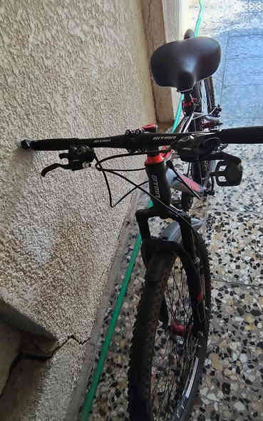 بايسكل جبلي للبيع مستعمل شهر بس اصلي كلشي مابي اريده 130 نضيف الرقم ***********
