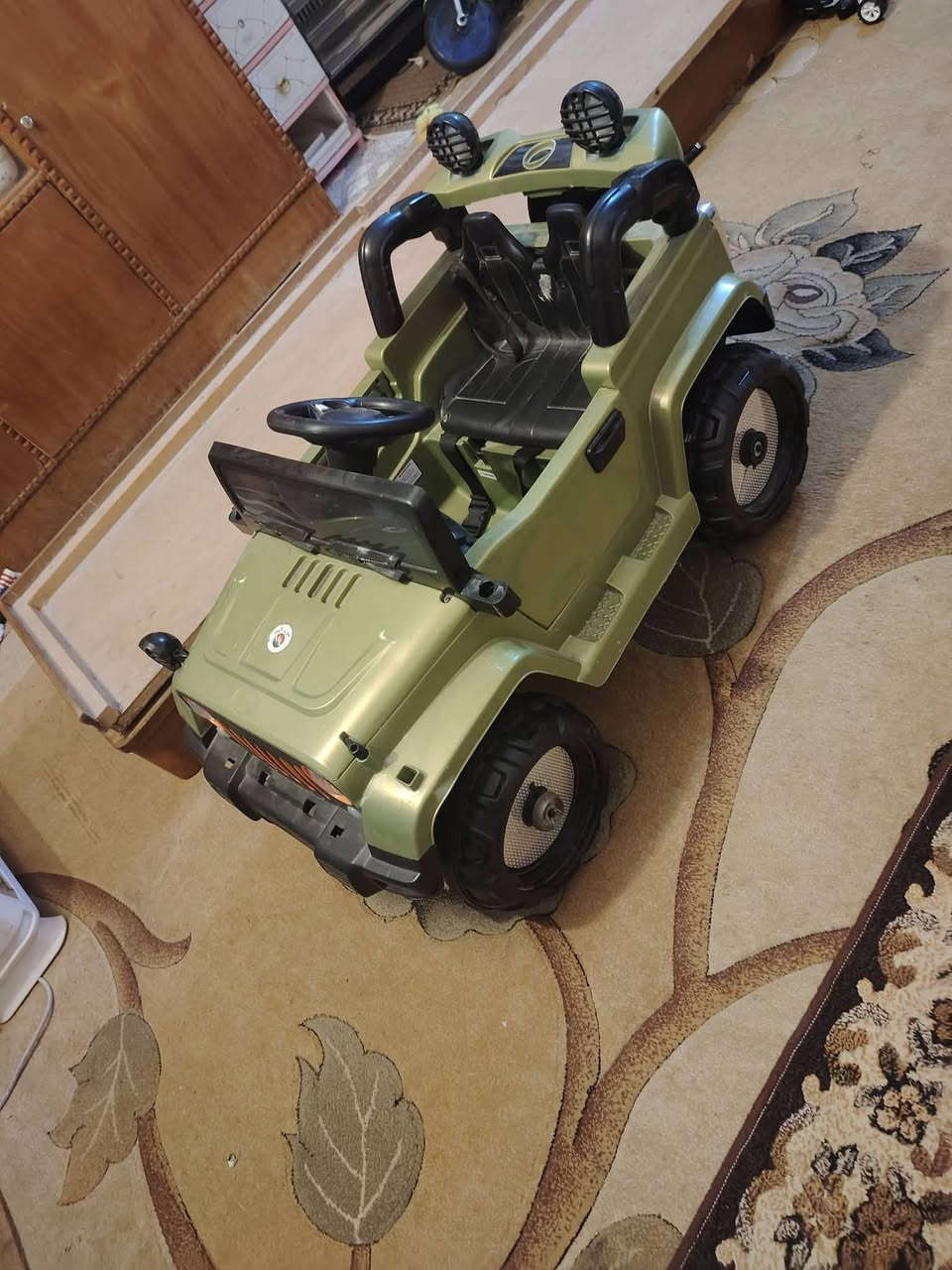 السلام عليكم سياره الاطفال عل شحن يدوم شحن مالته يوم كامل تشتغل سعر ٢٠٠بيه مجال الوان ابيض المواصفات/شحن موسيقى اضاءة تحكم شخصي بك وامام لايت هورن 
ريمونت هزاز اواكس ابواب تفتح حزام امان نغمات فلاش ….✌🏻


**إذا كنت صاحب هذا الإعلان وتريد حذفه لأي سبب، رجاءا أرسل رسالة إلى الدعم الفني**