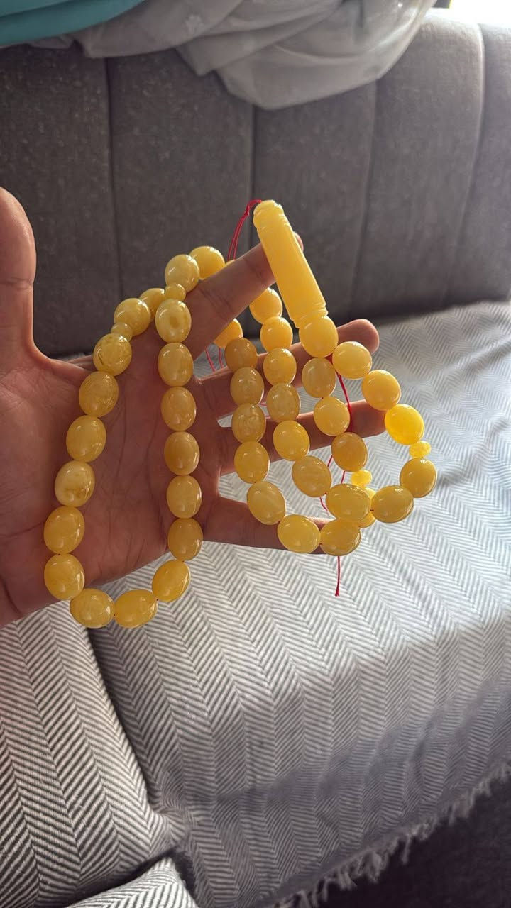 مسباح كهرب كالينغرادي بيض حمام مال شيوخ وانتو كلكم شيوخ
الوزن 125 غرام
عدد الخرز 51 خرزة
قياس الخرزة 18×15 ملم
السعر 1800 دولار
الاتصال على الرقم ***********
