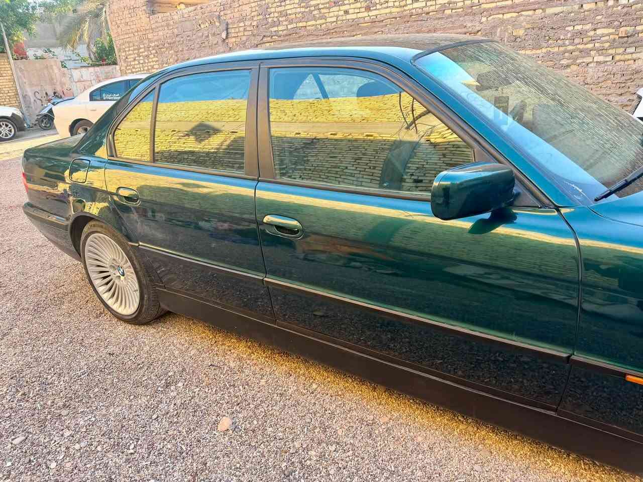 سلام عليكم/ خفاش BMW 730 محرك 740 8V 
مديل 1995 لون زيتوني صبغ جديد السونار بل منشور 
 كهربائيات كلها شغاله تحكم كشنات كامله 
سياره رقم اربيل هزه سنويه كله جديد صارلهن شهر من صادرات
سياره بيها كير ومحرك مكفولات  تشك الكاع ترايك للبصره  
الرقم///‭***********‬
                                    /// ***********5
المكان/// واسط كوت 
السعر  /// 90 وبيها مجال حك الجية
