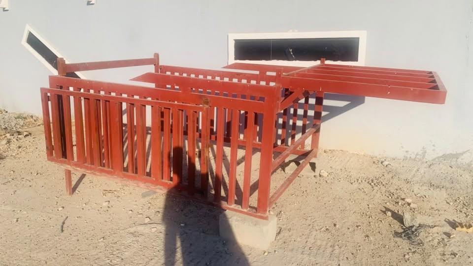 السلام عليكم
عندي محجر تفصال مال دبل قمارة حديد درجة اولى 

جديد البيع رقم الهاتف ***********
