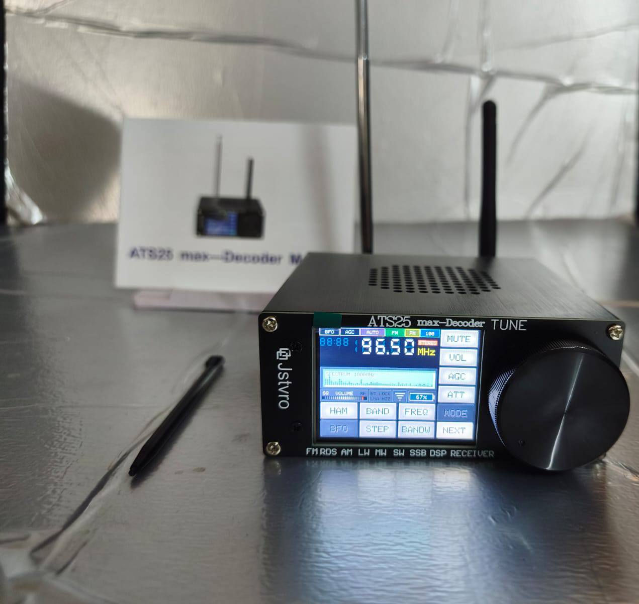 📻 أطلق العنان لعالمك مع وحش الاستقبال: ATS25 max-Decoder! 🌍
​هل تحلم باختراق الحدود وسماع العالم من غرفتك؟ هذا ليس مجرد راديو، بل هو بوابتك لكسر المسافات! يُعتبر هذا الجهاز حالياً من أهم وأقوى أجهزة الاستقبال الحديثة في عالم الراديو، مصمم خصيصاً ليمنحك تجربة استكشاف لا مثيل لها.
​🔥 لماذا يعتبر اقتناء هذا الجهاز حلماً لكل هاوٍ ومحترف؟
​🌊 سحب إشارات عابر للمحيطات: بقوة سحب أسطورية وحقيقية، يمكنك التقاط البث من أقاصي الأرض! استمع للإذاعات من الصين، وما وراء المحيطات بوضوح تام وكأنها تبث من مدينتك.
​🔐 فك تشفير SSB المتقدم: الميزة الذهبية لهواة الراديو. التقط وفك تشفير إشارات الهواة (SSB) بدقة متناهية واكتشف عالماً كاملاً من الترددات والمحادثات التي لا تلتقطها الأجهزة العادية.
​📡 تغطية عالمية جبارة: مدعوم بهوائي تلسكوبي عالي الكفاءة، جاهز لسحب إشارات (SW, MW, LW) بأقصى قوة ممكنة.
​🎛️ تكنولوجيا DSP لنقاء استثنائي: معالجة رقمية متطورة تضمن لك صوتاً نقياً وتلغي التشويش، مهما كانت الإشارة بعيدة أو التردد معقداً.
​⚡ قوة حقيقية وأداء خالص!
إذا كنت تبحث عن القوة، الدقة، والاحترافية في سحب الترددات وتحليلها، فإن هذا الجهاز يضع العالم بأسره بين يديك.
​🛒 لا تدع المسافات تقيدك.. اقتنِ قوتك الآن - اطلبه اليوم وعش متعة الاكتشاف! 🚀
السعر 125 الف مع التوصيل


**إذا كنت صاحب هذا الإعلان وتريد حذفه لأي سبب، رجاءا أرسل رسالة إلى الدعم الفني**