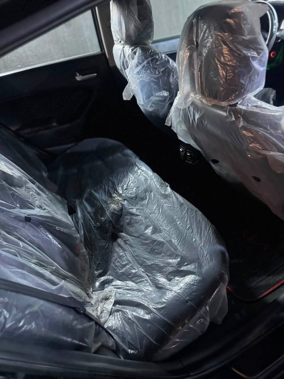 سلام عليكم كيا فورتي مديل 14 للبيع فول مواصفات من عدة بصمة مكينه 1800دوش مرغوبه حادث سيارة جاملغ وشويه من البنيد ما بدل اي شي بيها صدر جديد تخم تاير جديد مكينه مسويلها ادامه توها غرفه حمام يعني مانقصها برغي سيارة الهزة مال سيارة لحد سنت 2031بسمي سيارة سعر شدة وبيها مجال لشراي الستفسار ***********
