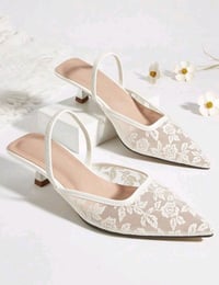 قياس 39/38 • ملابس