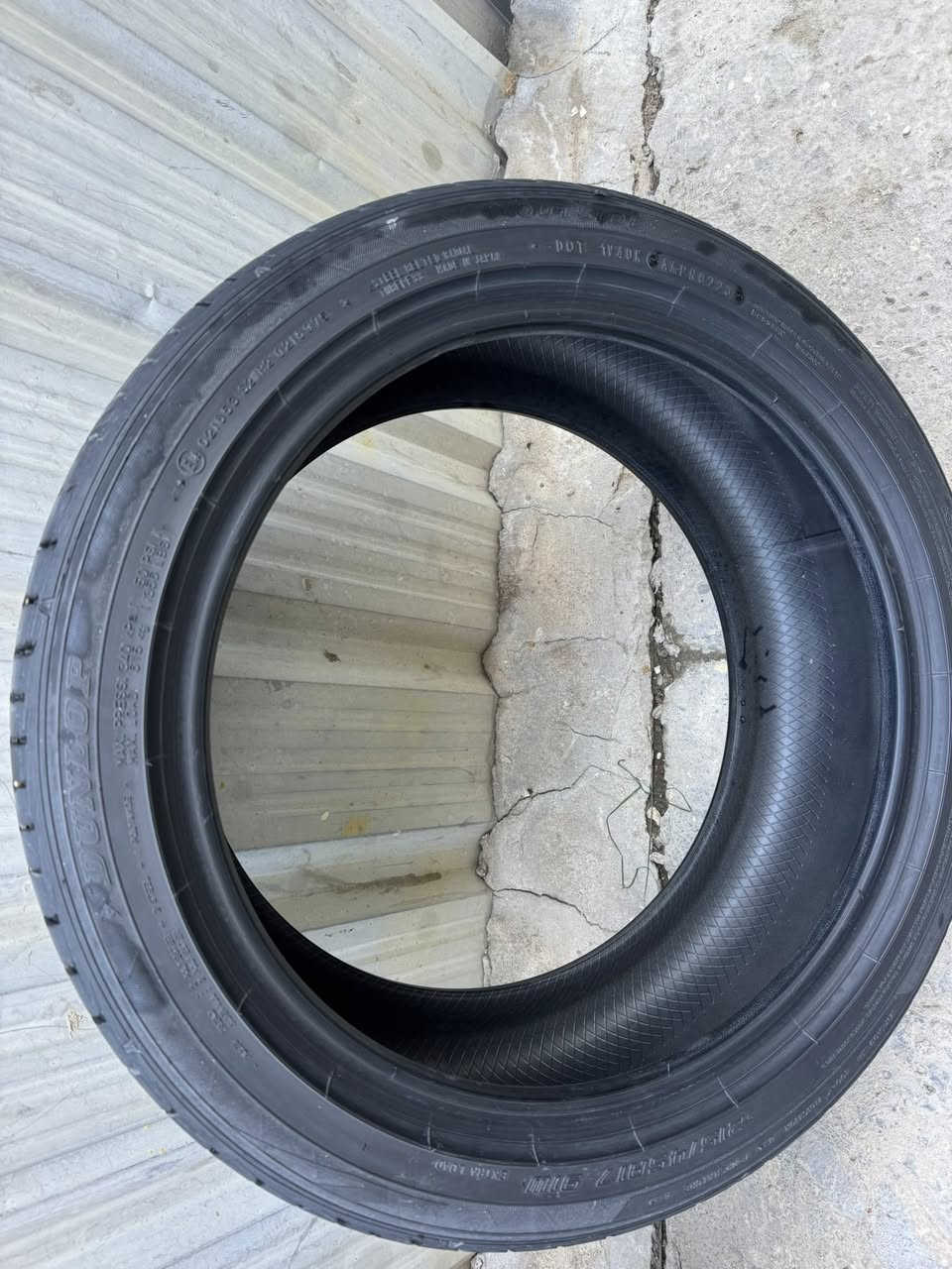 تايرات
٢ نوع هيلو فول ليانة انتاج ٢٤ شهر ٦ لابنجر ولا ركعة 
ماشيات شهر فقط وتكة دليوب فوول نضافة 
قياس ٢٢٥/٤٥/١٧ سعرهن ٧٠ الف مكان الدورة 
***********
