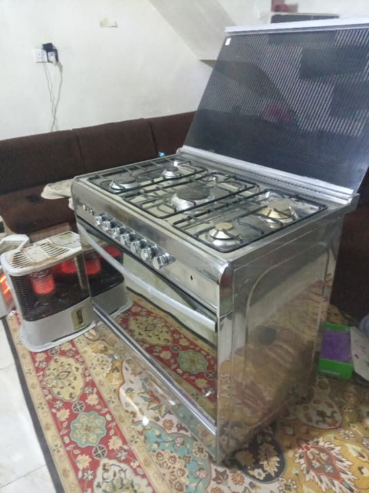 يونفيسيل مصري استعمال 3اشهر ب150قفل البيع او مراوس المكان حله واتساب***********
