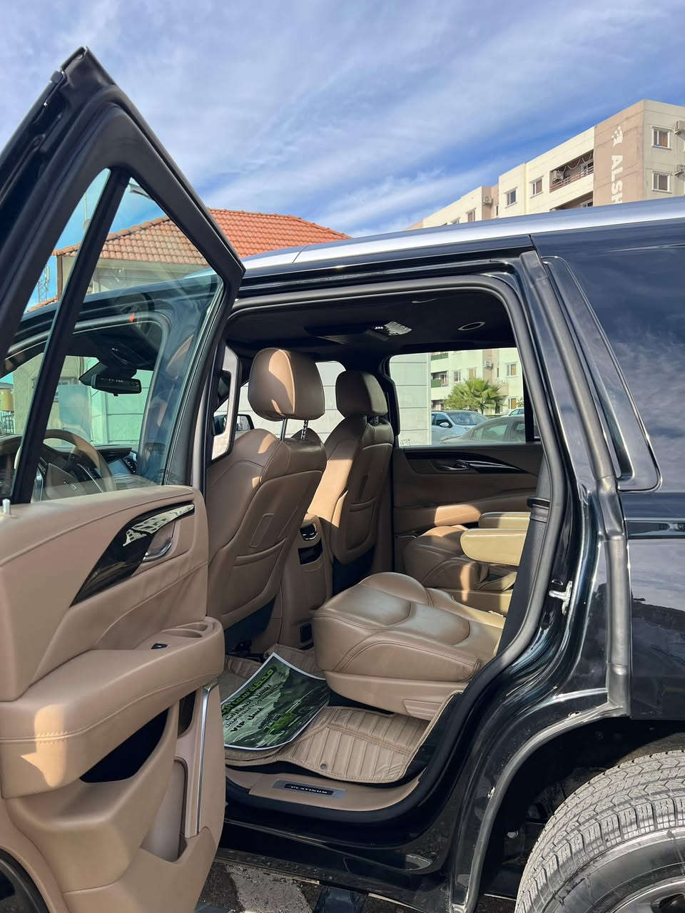 الفخامة الامريكية
كاديلاك اسكاليد 2020 بلاتينبوم 
بلاك ( خـليـجـي ) ماشيه 98 الف 
مكفوله من الضرر والصبغ رقم بغداد بأسمي 
رقم صاحب سيارة***********
فقط اتصال       
السياره فول 1/1 
السياره فول ومعروفه للجنايه 
بدون بارد  ،بدون حتى شخط
دعاميات هم بدون صبغ غاز
محرك كير بشرط مامفتوح 
سيارة  نظيفة كلشي عل بلاد لوك 
باسمي السنوية بشرط تحويل ثاني يوم 
مكان السياره بغداد
><><><><><><><><
محرك  : 8 سلندر 6.2 ‎
محـرك كير بشرط مامفتوح 
سنويه 2030
====——====———====
السيارة احلى من الصور 
====——====——=====
‏‎ 
‏‎مواصفات فــول⚜️
تشغيل عن بعد
‎سلايد
‎شاشة كبير 
‎شاشة لمس
‎ثلاجـة
نضام اصطفاف ذاتي 
نضام قياده sport
نضام قياده في الثلج 
نضام قياده اقتصادي 
‎صندوك شفط
مساج للكراسي الامامية
‎كشن جلد
‎كشن تبريد تدفئة 
‎كامـرة 360 
‎حــساس خلفي امامي
‎خمس  كامـرات5️⃣
‎شحـن موبايل 
‎سقف DVD
‎كلا كشن ayepat 
‎كامـرة فـوول HD
‎يدة بصمة 
‎ ليـد دوسـة ويده باب 
‎دوسـة كهرباء
‎كامـل زينون 
‎رادار امامـي و خلفــي 
داخـل السيارة بيجي
‏‎كشـن خزن
‎كامــل سماعات بلادي
‎داتا شو 
‎مرايات الجانبـي رادار 
‎قاصــة
كشنات الخلفـي كهربائية
السعر 460
