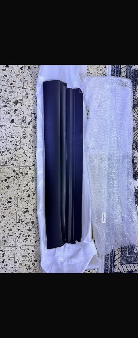 بسم الله الرحمن الرحيم
كراون حديث 2023 فمافوق 
دوسه باب السائق اصلي وكالة جديد غير مستخدم
نكيله باب خلف السائق مستعمل تفصيخ اصلي


**إذا كنت صاحب هذا الإعلان وتريد حذفه لأي سبب، رجاءا أرسل رسالة إلى الدعم الفني**