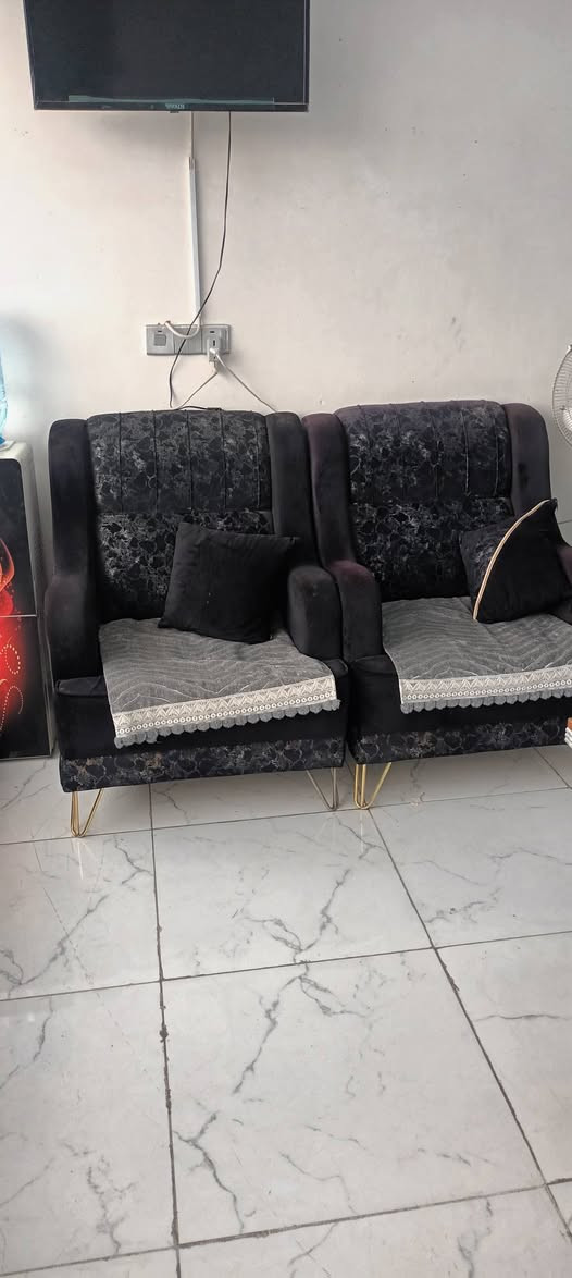 السلام وعليكم عندي هذا لتخم ١٠ مقاعد ضرر بس رجل وحده يرادلها تشدوها نوب ويحتاجله غسله زينه رايدته ب٣٠٠


**إذا كنت صاحب هذا الإعلان وتريد حذفه لأي سبب، رجاءا أرسل رسالة إلى الدعم الفني**
