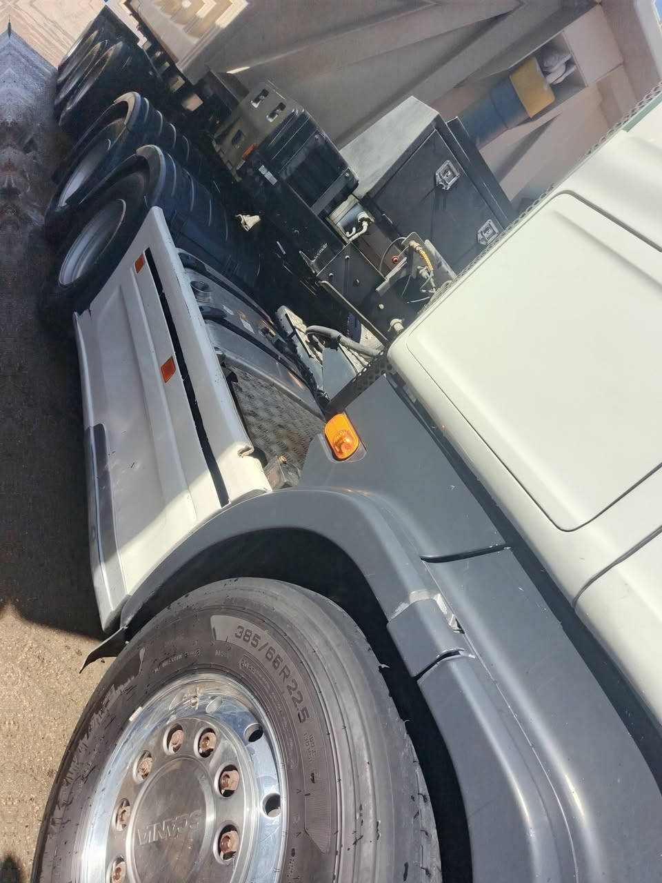 السلام عليكم سكانية للبيع موديل 2005محرك انجكتر خطين مجموعة سكس باج بطن تخم تاير جديد سنوية قلاب اربعة محاور سيارة جاهزة للعمل الاستفسار على رقم ***********
