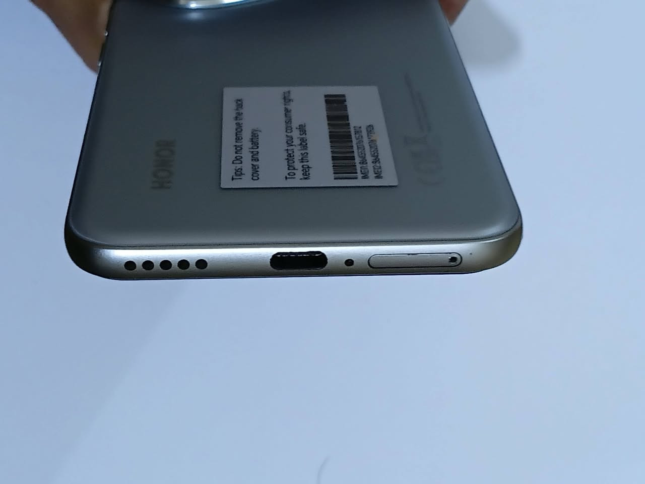 هونر 400pro
السلام عليكم عندي هونر 400 برو للبيع جهاز بي فقط هاي الضربة بالشاصي مامأثر لا على السماعة ولا طاخ الشاشة عده هاي الضربة مكفول كفالة عامة 
سعر المستخدم مالته 650-600 
اني ابيع ب500
مكاني ديالى المقدادية
***********
