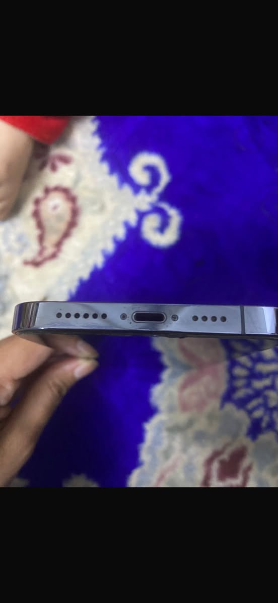 ايفون 13برو ماكس للبيع ذاكرة 256بطاريه 95ممبدله جهاز نضيف كلش بس مبدل شاشه اصليه من ابل تجي تاخضه من باب بيت سعر 525مكان بغداد علاوي رقم ***********
