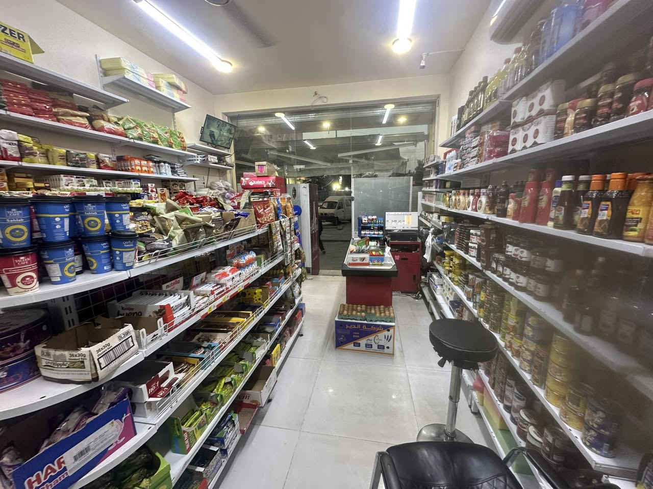 سلام عليكم اسواق للبيع مكان الغدير مجاور مطعم الاماكن الاستفسار ***********
