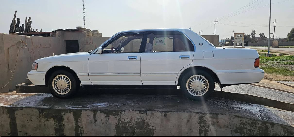 السلام عليكم ارنب للبيع السياره مشرحا من الداخل مقدار صبعين فقط السياره بدون صبق او ضربه كير محرك صدر كلها شرط اكسل ثلاث طقع تريشتين المرقوبه تحويل ثاني يوم السعر 58 وبيها مجال يرهم مراوس انتره سوناته جارجر  ***********/***********
