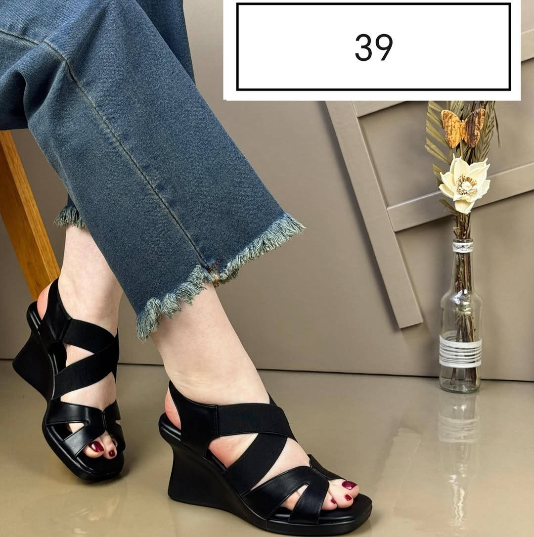 القياسات داخل الصور
اواخر القطع تخفيض 50 %
...
للحجز وتساب : ***********
