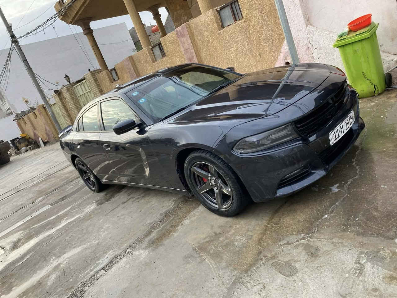 جارجر 2018 sxt كلين
بدون صبغ  بدون تبديل فقط بارد
بارد حافة البنيد شبر 
لون رصاصي  غير محدد
تو ويل 
محرك 3600
ماشية 100
مواصفات
*شاشة كبيرة مع نظام ملاحة نفگيشن GPS
*هيتر ستيرن 
*تحكمات ستيرن
*نقطة عمياء مراية 
*هيتر مراية جانبية وداخلية 
*مقاعد حضن
*مقعد سائق كهربائي    
*كامرا خلفية 4k
*حساسات خلفية
*تشغيل عن بعد
*مثبت سرعة
*دخول ذكي (بصمة)
*ويل 18 اسود 
كير ومكينة كفالة
السيارة جديدة وب عااافيه ع ياااخذه هزه 
جديده و رقم انكليزي جديد 
عنوان بغداد 
اي استفسار ***********
.
