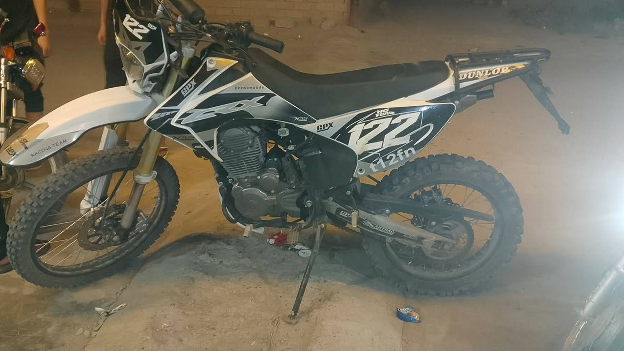 السلام عليكم قفاز البيع crx
مكينه 300ما مفتوحه موديل 25
ما ناقصه اي شي فقط شاشه دشبول  
حجم كبير السعر مليون و100وسعارهن معروفه 
متواجد خاص
مكاني صلاح الدين بيجي


**إذا كنت صاحب هذا الإعلان وتريد حذفه لأي سبب، رجاءا أرسل رسالة إلى الدعم الفني**