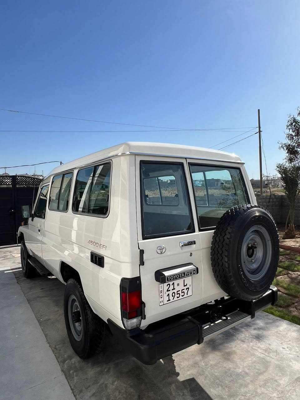 سلام عليكم لاندكروزشاصي محرك بلادي كاز ٦بستم بدون حادث موديل ٢٠٠٣سيارة جديده خالصه من كولشي *********** ك ***********كركوك
