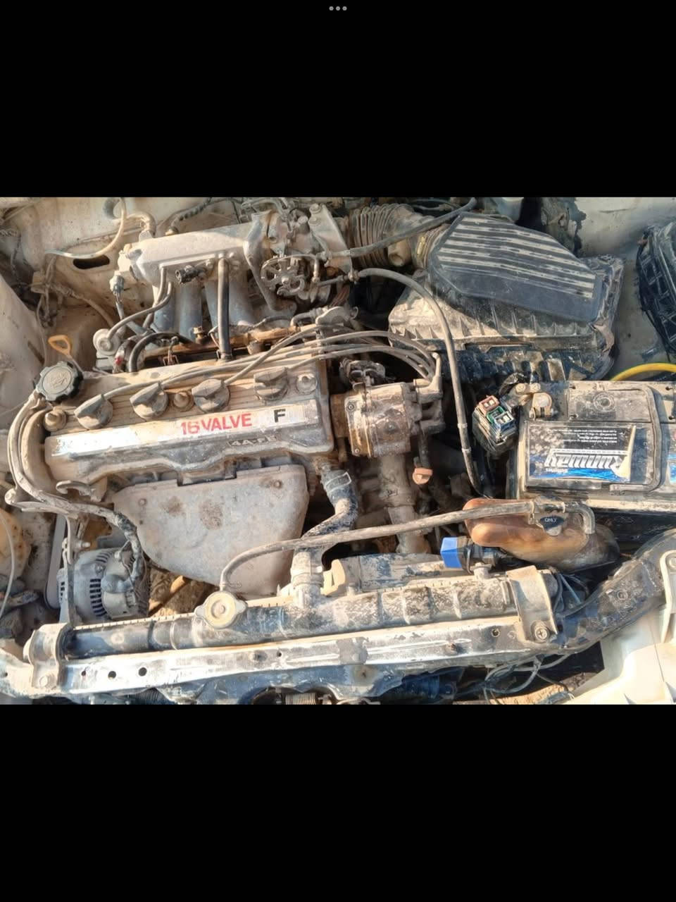 السلام عليكم 
تويوتا كورلا
موديل 1991
كير اوتماتيك
كير محرك شغالات 
بيها طخه بنيد وجاملغ يحتاجلهم صبغ
تايرات نضيفه
مكينه تبخير
كير جديد وصدر جديد باتري جديد
سنويه لل2028تحويل او وكاله اذا عندك راتب رعايه
مكان السياره صلاح الدين سامراء 
للاستفسار الاتصال 
***********
