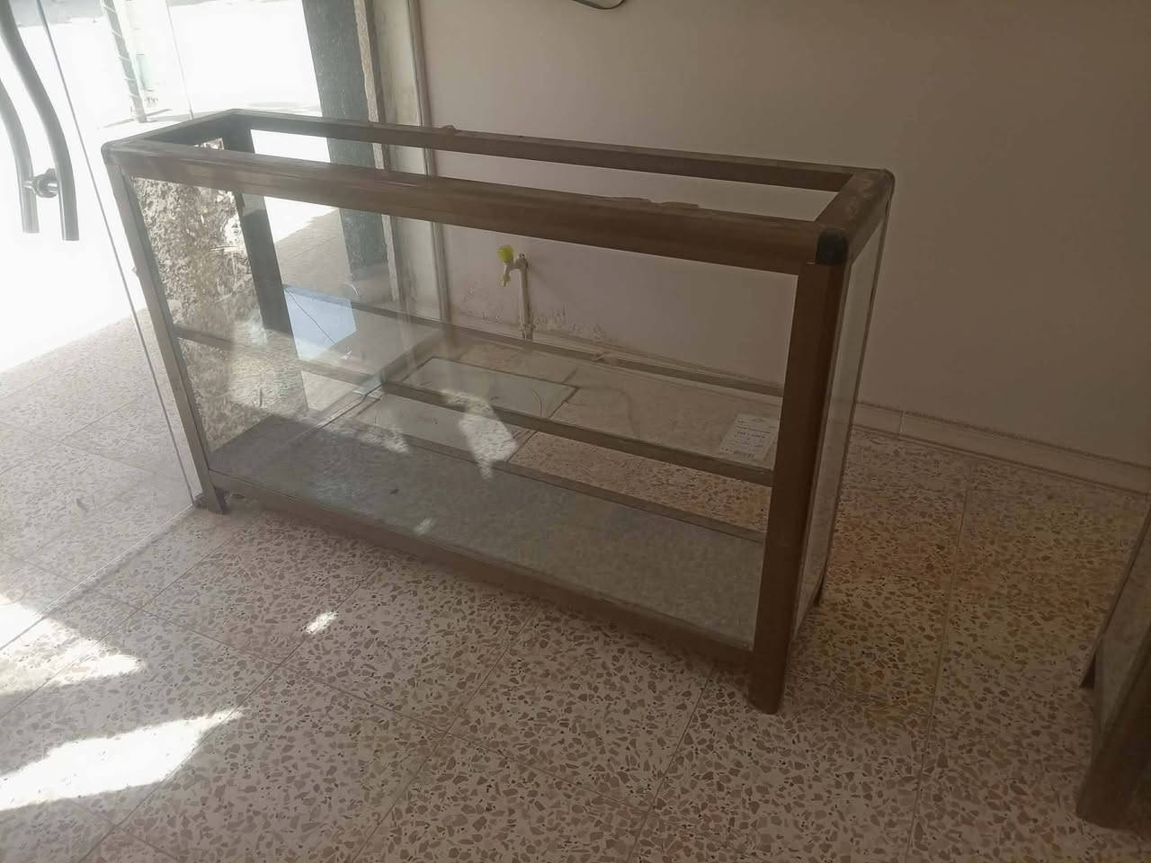 سلام عليكم محل للبيع متكامل يحتوي على الرفوف نوعيه جيده وميز مكتبي خشب وكاميرات مراقبه عدد4ويه شاشه ميوزه الي گدامك ويوجد اناره هم للبيع الي هيه الثريه عادي مو كله ينباع اي شي تحتاج طبلي خاص وبيك خير وتدلل وسعره مناسب الرجال متوازي


**إذا كنت صاحب هذا الإعلان وتريد حذفه لأي سبب، رجاءا أرسل رسالة إلى الدعم الفني**