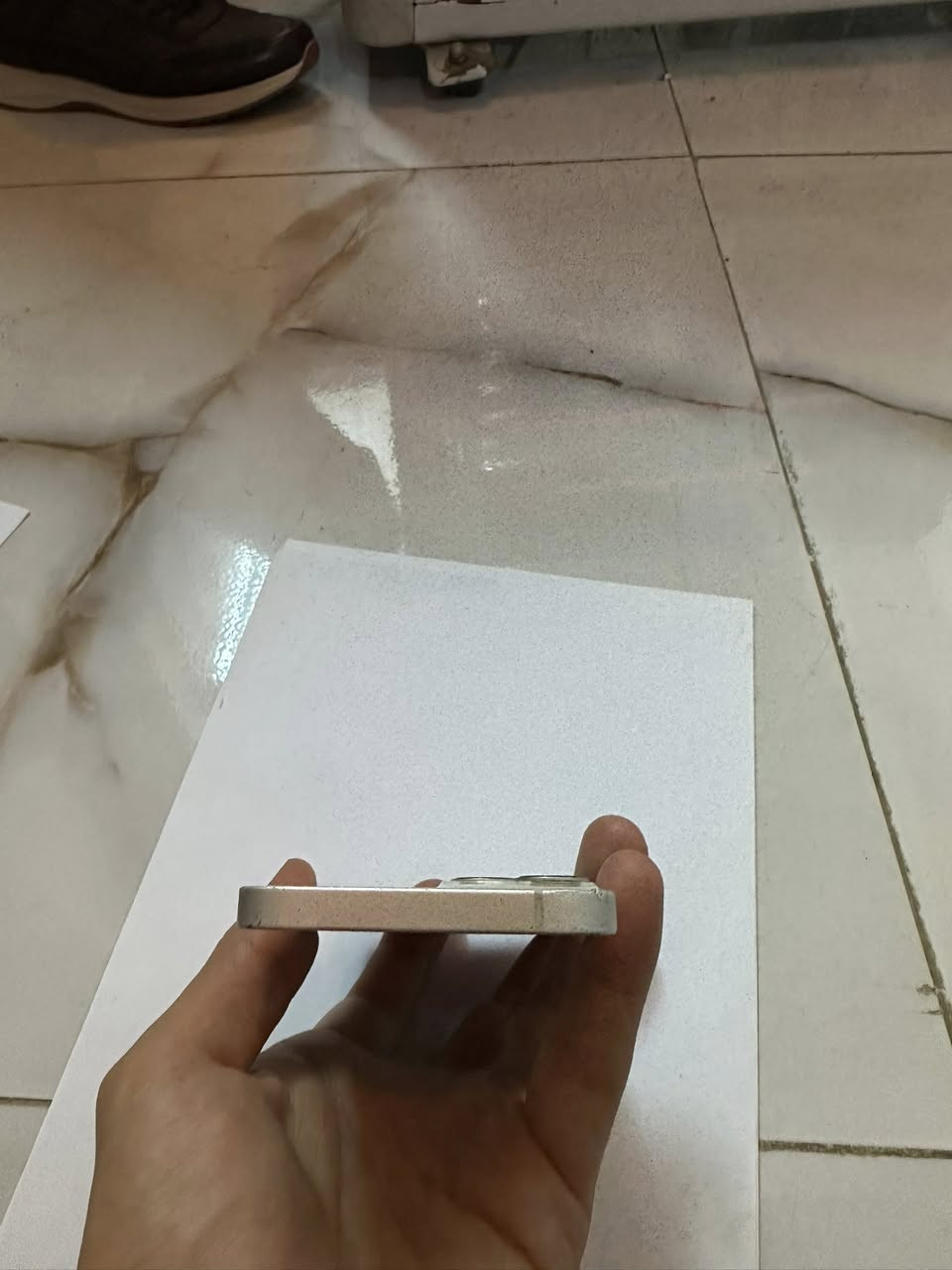 ايفون 13 كامرتين بطارية 71
ذاكر 128
السعر ٣٥٠
بي خلل بسماعة الاتصال 
مكاني بصرة

تواصل ***********
