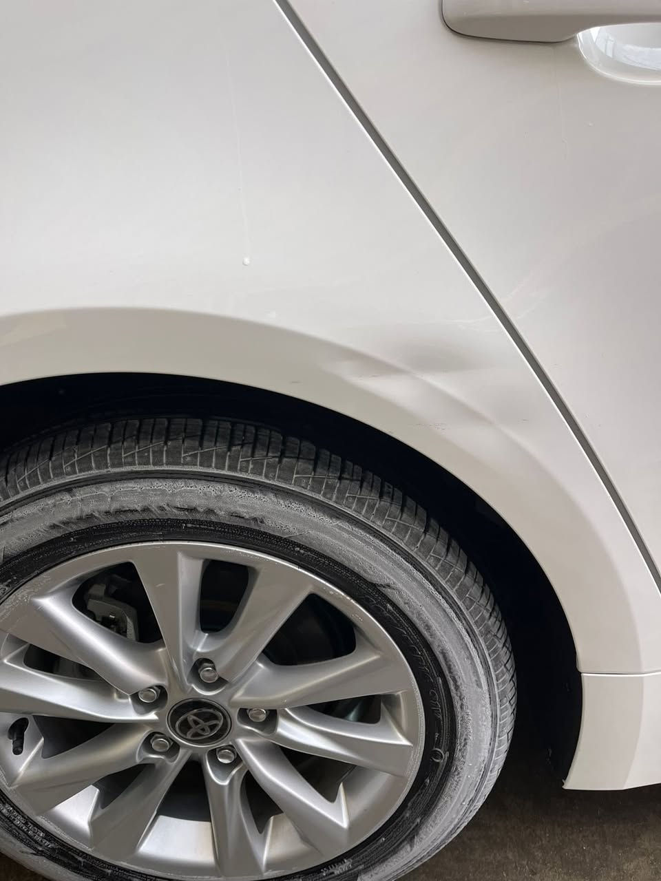 السلام عليكم

للبيع تويوتا كورلا هايبرد
 ماشيه 6700 km

رقم بغداد الجديد

موديل 2025

الشكل الخليجي 

فول مواصفات HEV

مكفوله من الصبغ بيه جاملغ طخة وموضح بالصور 
                                                                                       
  تحويل مباشر 

سياره جديده بمعنى الكلمه

***********

مكان السياره بغداد الصليخ 600 
السعر 23 مليون ونص
