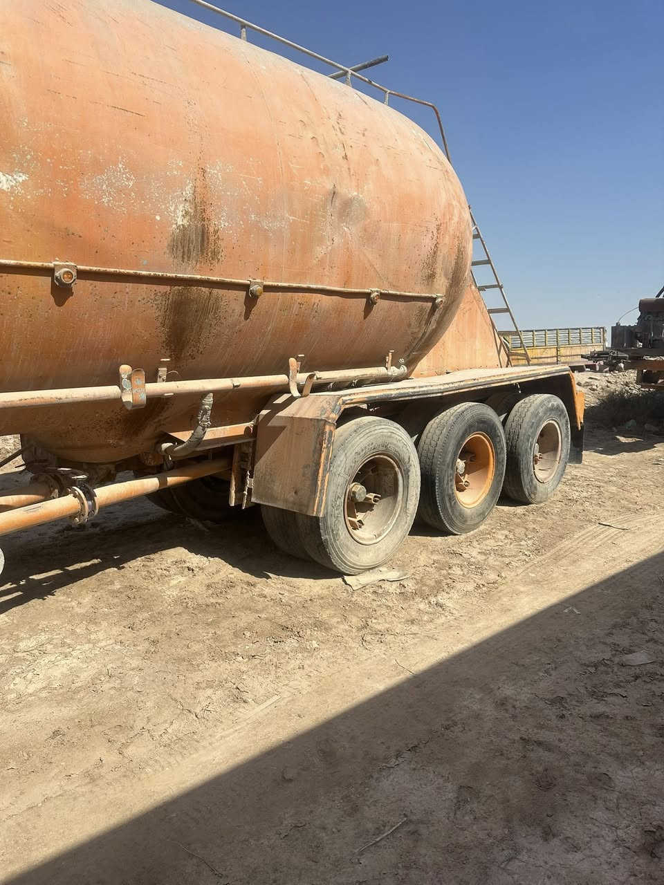 للبيع سايلو سويدي ٣ دناكير بدون دويز وضاغطه
***********
