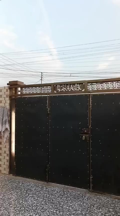 سلام عليكم ورحمه الله وبركاته 
(توكلنا عل الله تعالى وبركاته)
بيت للبيع بل ماجديه بحجي حسن عل شارع العام شارع20ركن بيت بناء حديث وشوف العين المساحا 200م 
اني مكلف بل نشر د رقم صاحب الدار متوفر انترنيت وشريحه *********** وسلامي للجميع
