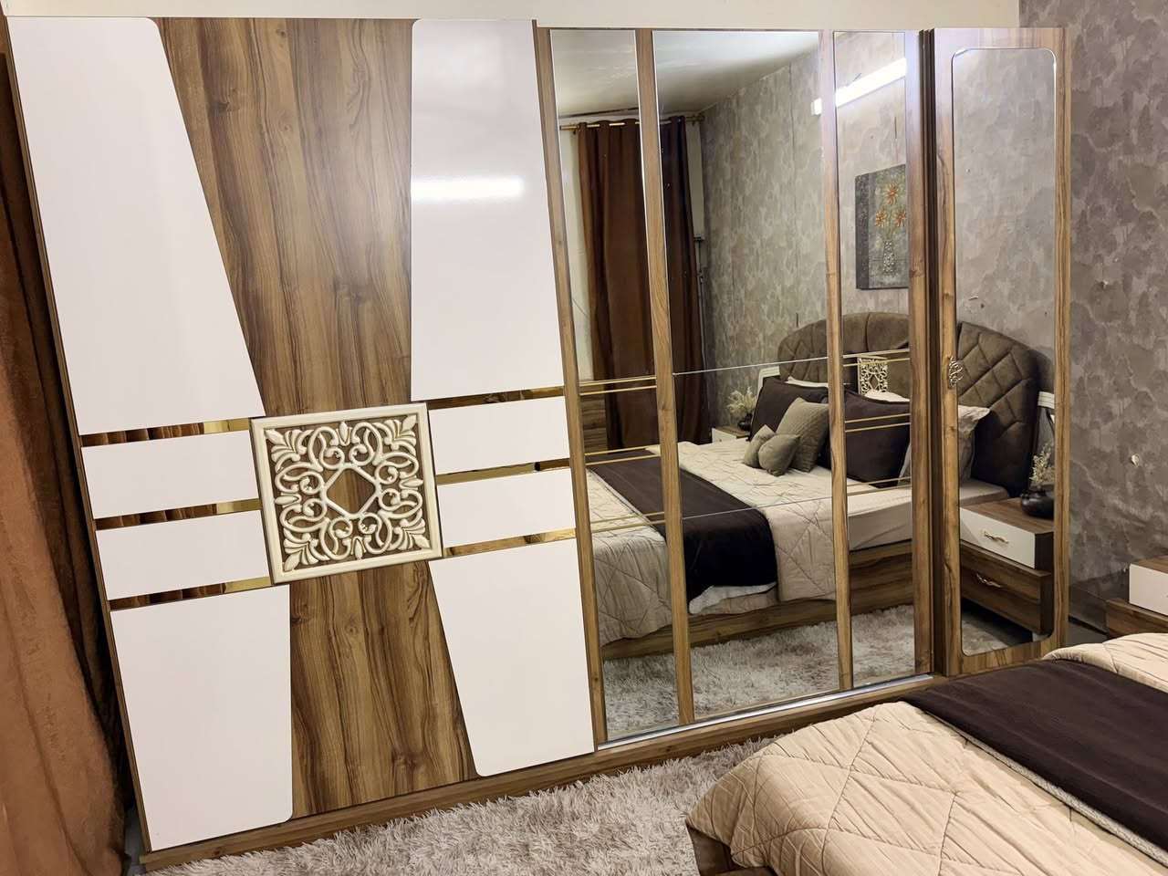 غرفة تركي ٩ قطع سعرهه ٨٥٠ للاستفسار ‭٠٧٧٧ ٦٧٢ ٣١٠٧‬
