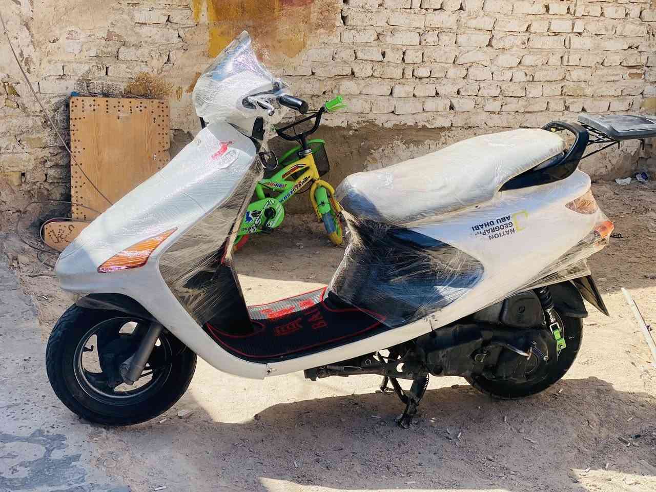 السلام علیکم خواتي دراجة فحل البيع كلشي ما عايزها اشغله وتتوكل عنواني نجف حي الجزيرة السعر 400 قفل رقم جهازي ***********
