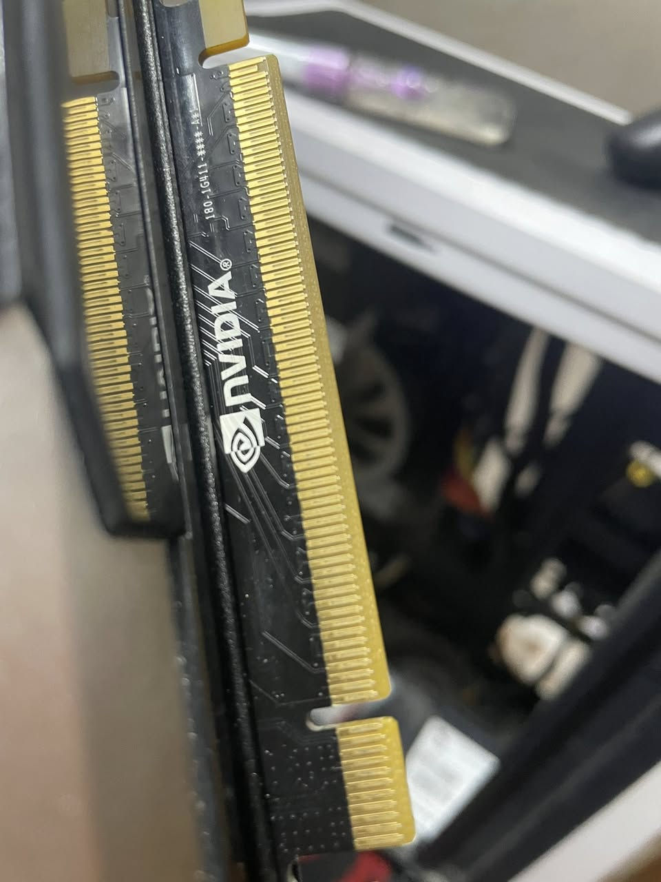 السلام عليكم اخوان كرت شاشه inno3D GTX 1070 8G
درجه حرارتة 70 أقصى شيء 
3 فان كلها شغاله 
اي صوت مراوح ماكو 
سبب البيع مثل مشوفون ميرهم ميدخل بالكيس 
السعر:- 170 
التوصيل :- 6
للاستفسار:- ***********
