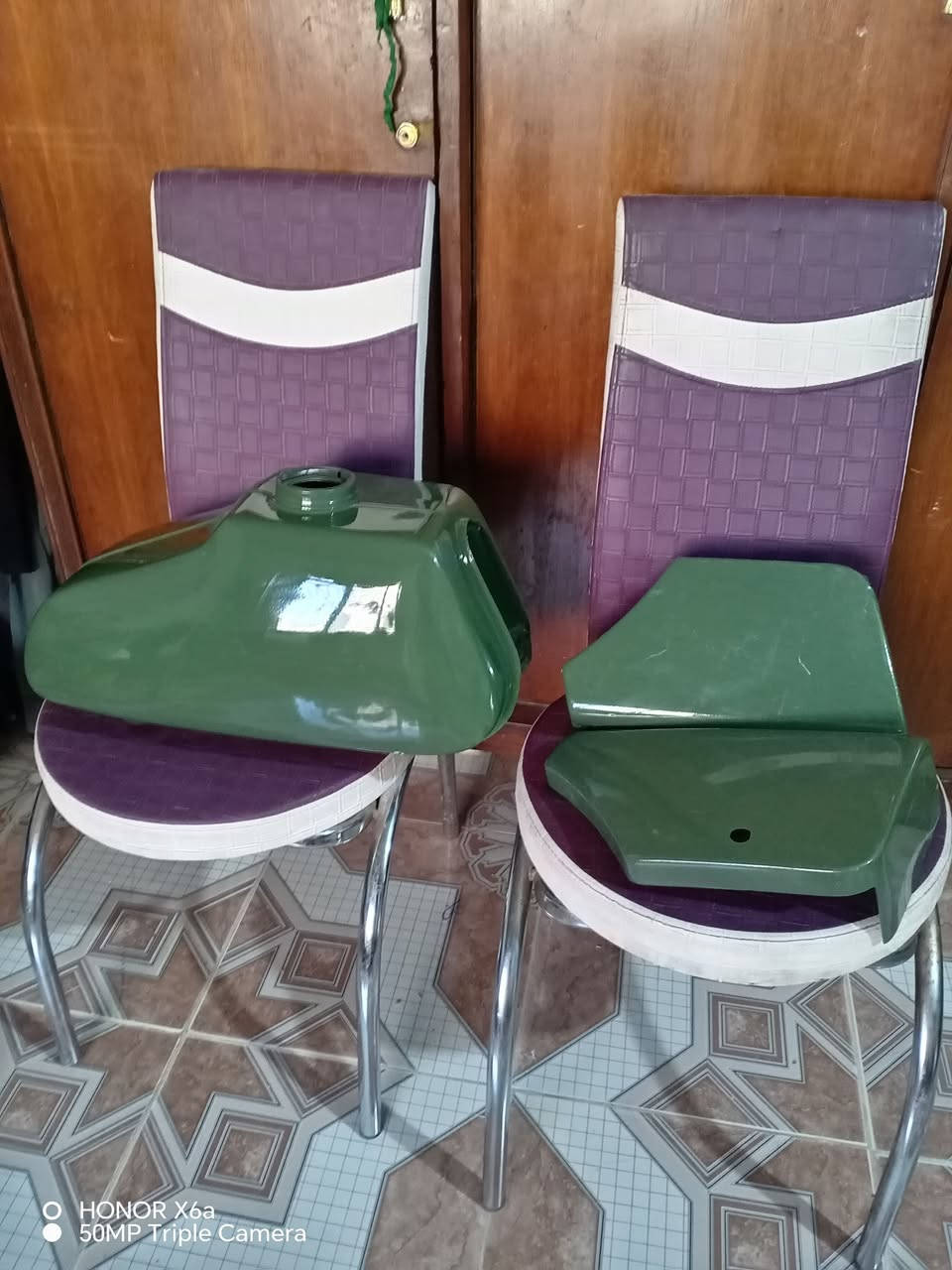 من رخصت مدير الاكروب تانكي وصفاح صبغ جديد حراري للبيع عنوان واسط صويره *********** سعرهن 250
