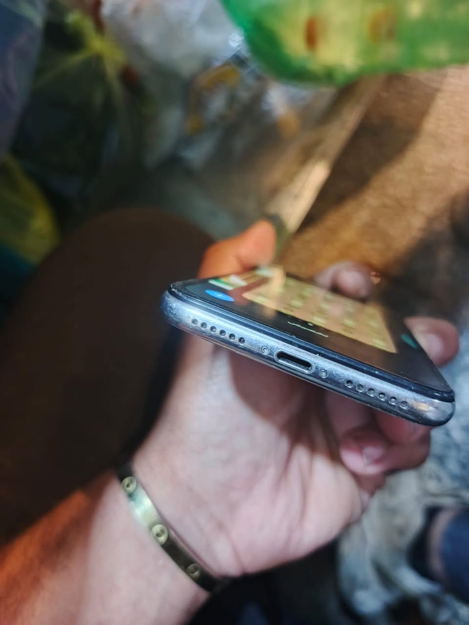 السلام عليكم عندي هاذه ايفون اكس عادي البيع الجهاز نضيف كلشي شغل بي سعر 120 وبي مجال العنوان بغداد


**إذا كنت صاحب هذا الإعلان وتريد حذفه لأي سبب، رجاءا أرسل رسالة إلى الدعم الفني**